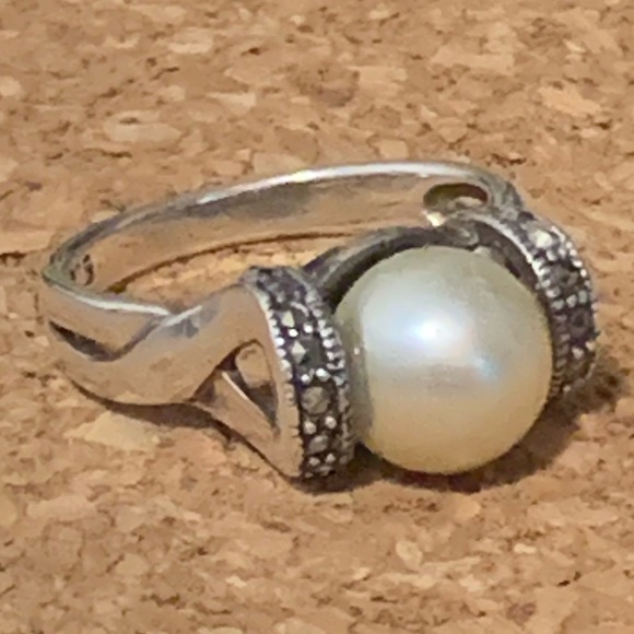 * Vintage Genuine Pearl Marcasite Sterling Silver 925 Ring - Picture 7 of 8